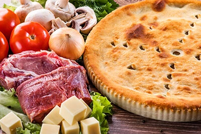 Пирог с мясом, сыром и грибами