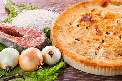 Пирог с рыбой и рисом