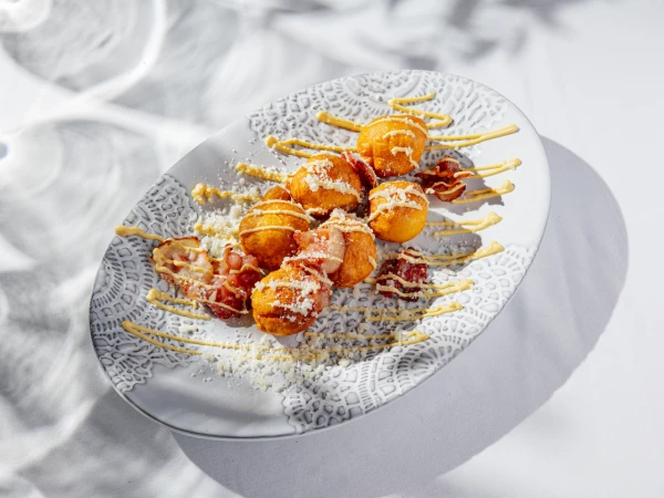 Сырные пончики