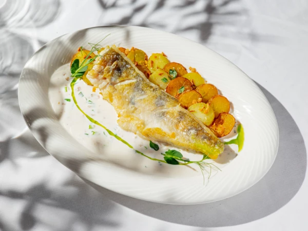 Стейк из судака с картофелем