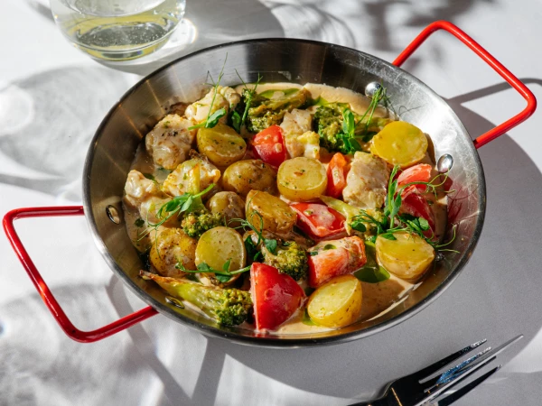 Сковорода с треской и картофелем