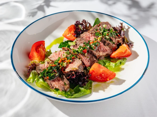 Стейк салат из мраморной говядины