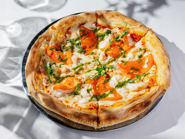 Пицца с креветками