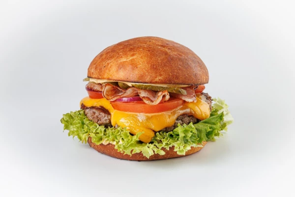 Бургер с беконом