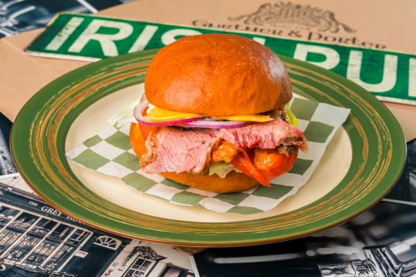 Бургер с брискетом