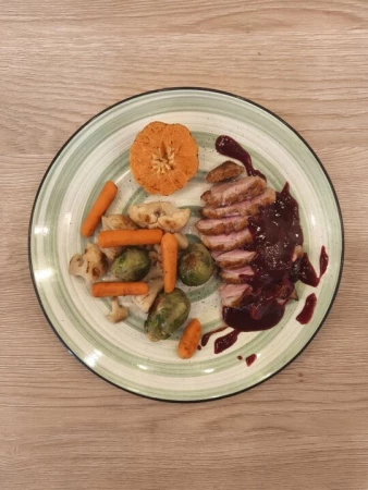 Утиное филе с овощами