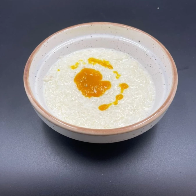 Каша рисовая на кокосовом молоке с пюре из манго-маракуйи