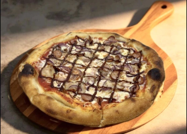 Пицца мясная барбекю