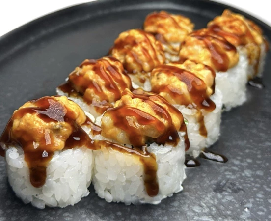 Запеченный ролл с лососем