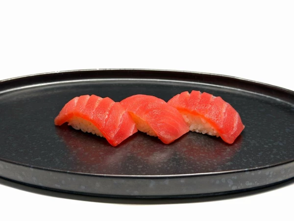 Суши с тунцом