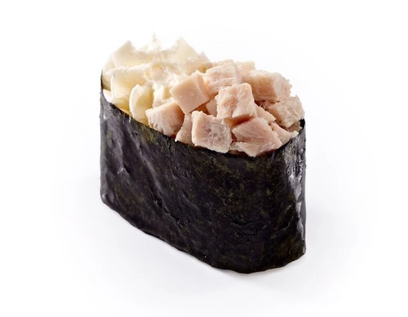 Гункан с копчёной курицей