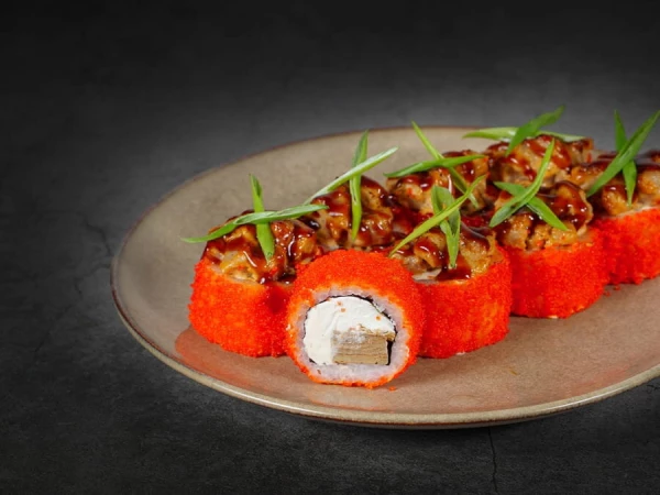 Запеченный ролл с тунцом спайси