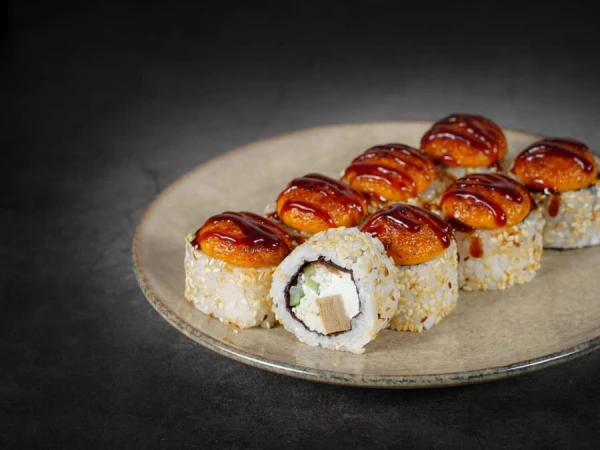 Запеченный ролл с крабом и угрем