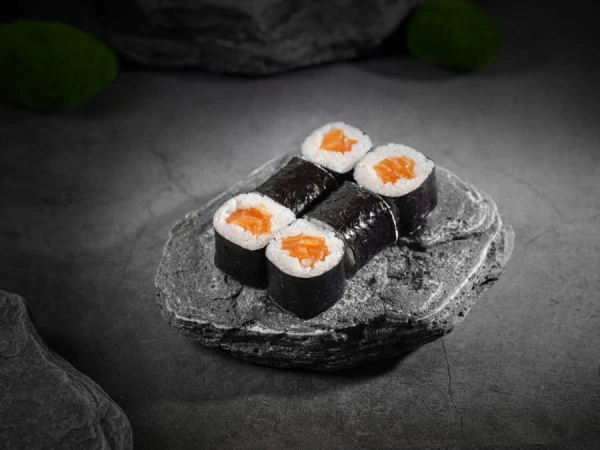 Ролл с лососем