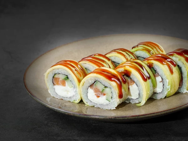 Лосось в нежном авокадо