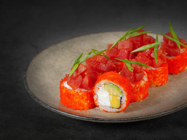 Ролл острый тунец