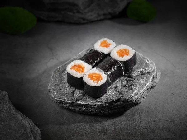 Маки ролл с лососем