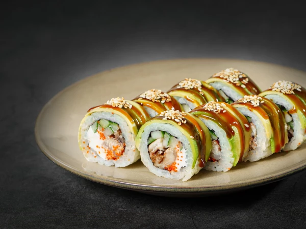 Угорь в нежном авокадо