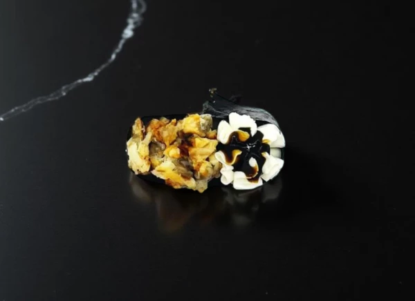 Гункан "Сливочный угорь"