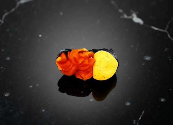 Гункан "Спайси-лосось"