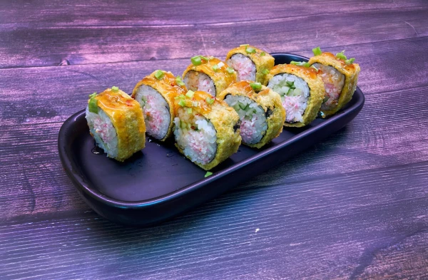 Ролл "Калифорния с крабом" темпура