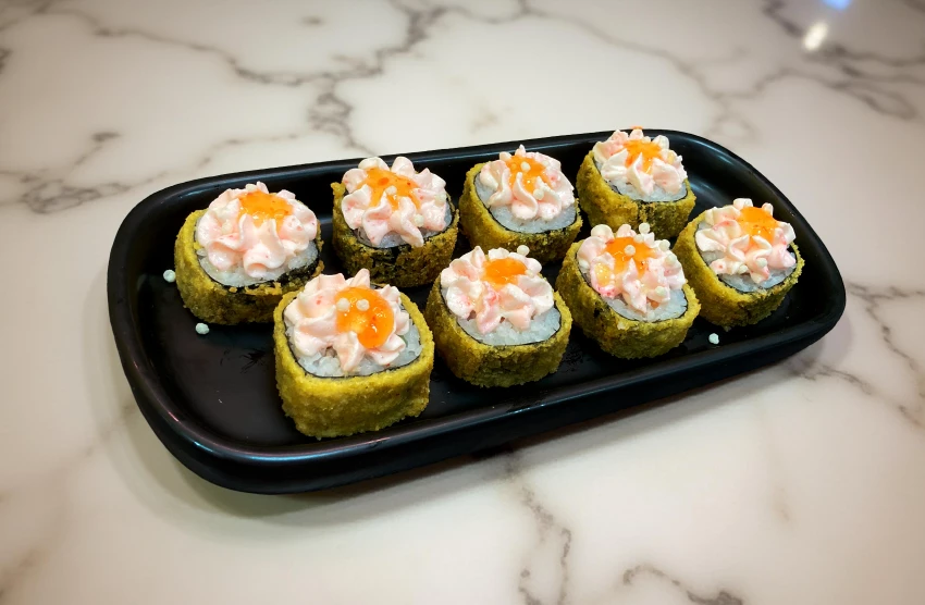 Ролл "Темпурная форель"