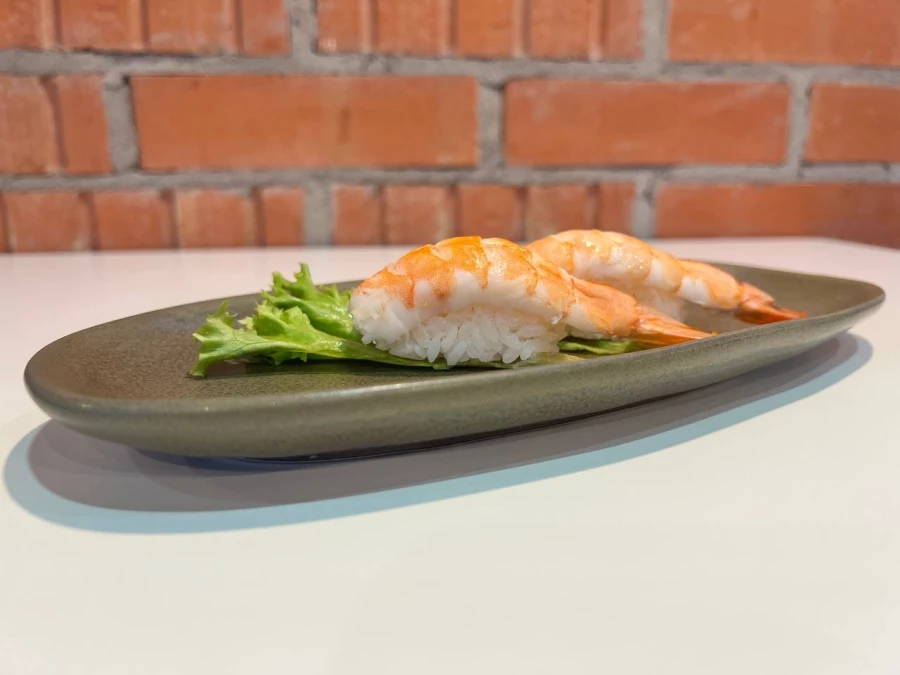 Суши с креветкой