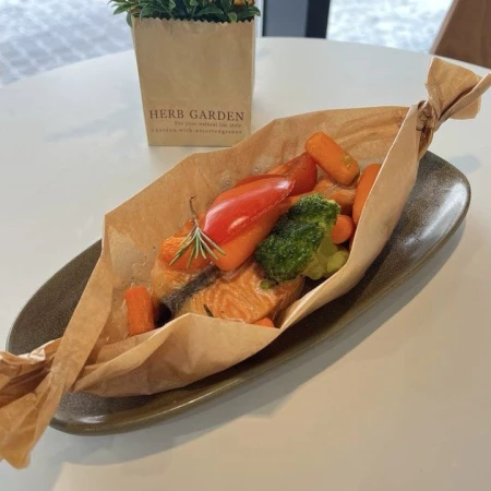 Семга запеченная с овощами