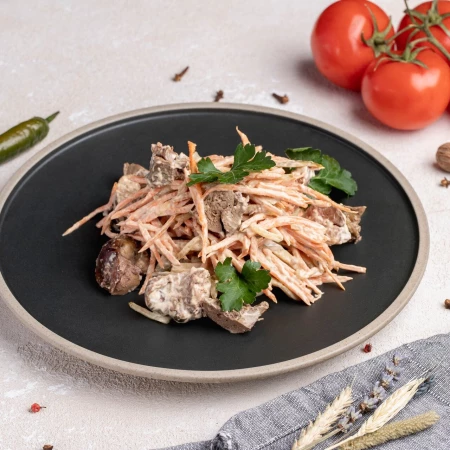 Салат с куриной печенью и морковью