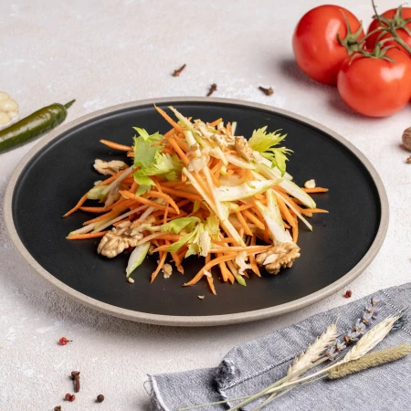 Салат из моркови с сельдереем