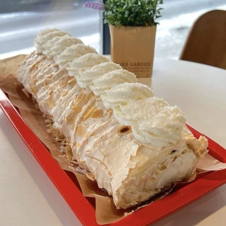 Меренговый рулет манго маракуйя