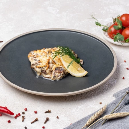 Треска, запеченная с грибами