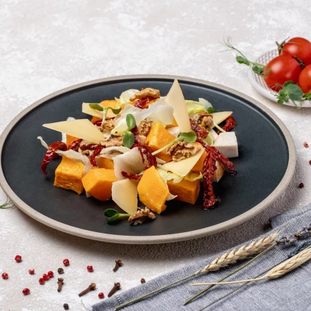 Салат с тыквой и цыпленком