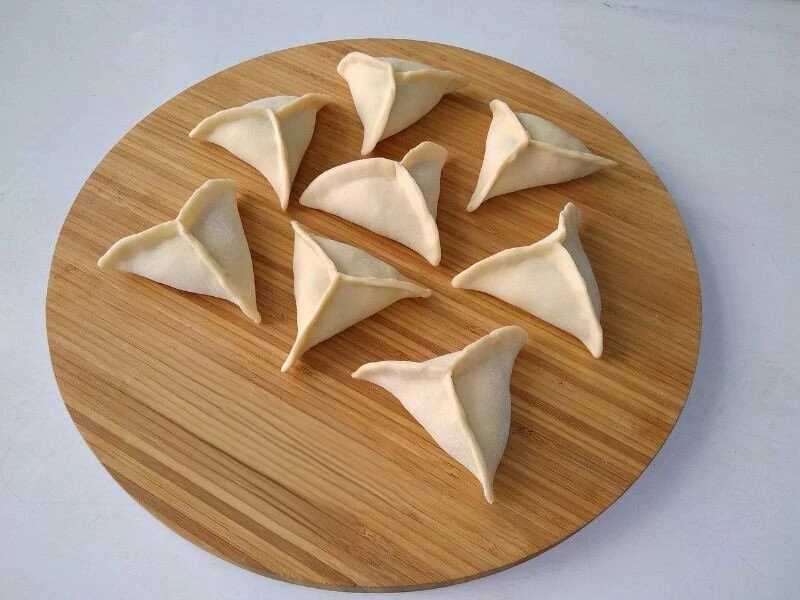 Пельмени мясные из конины.
