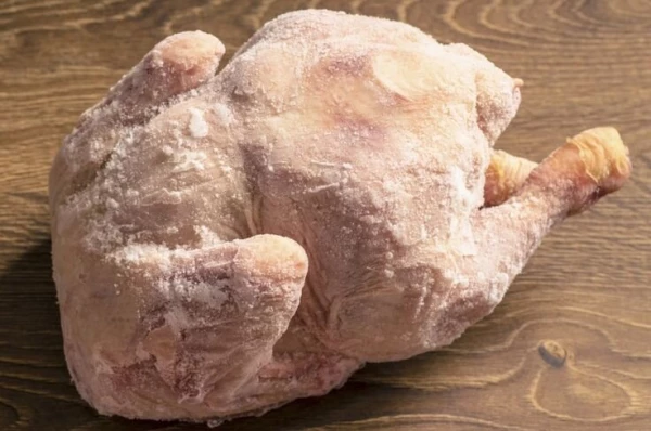 Курица цельная.