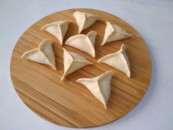 Пельмени мясные из конины.