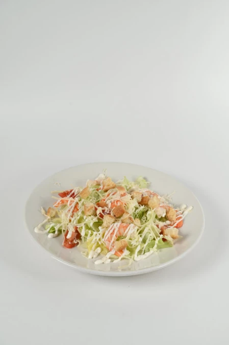 Салат Цезарь с креветками