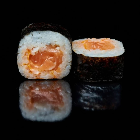 Острый ролл с лососем