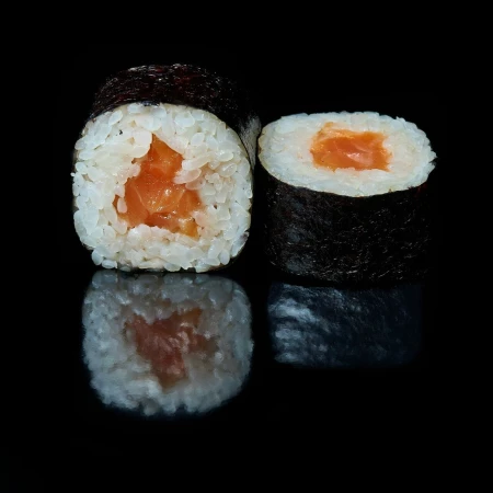 Ролл с лососем