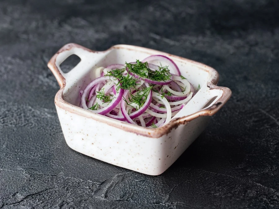 Лук маринованный