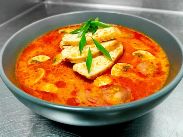 Том ям с курятиной