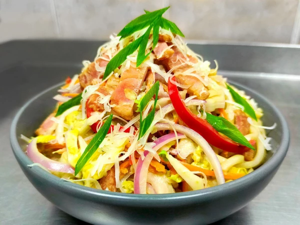 Вок с копченой грудинкой