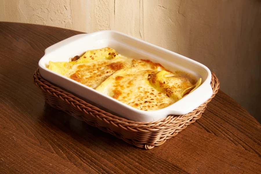 Лазанья мясная с соусом болоньезе