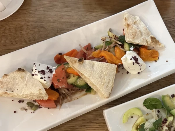 Панцанелла (аля-греко) с крутоном и крем-фетой