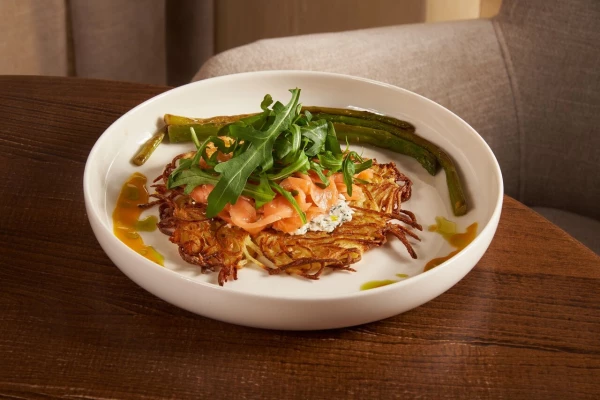 Драник с лососем и спаржей