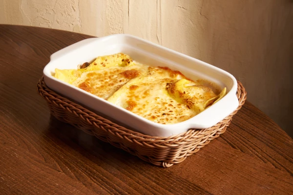 Лазанья мясная с соусом болоньезе