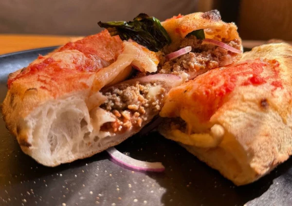 Кальцоне болоньез