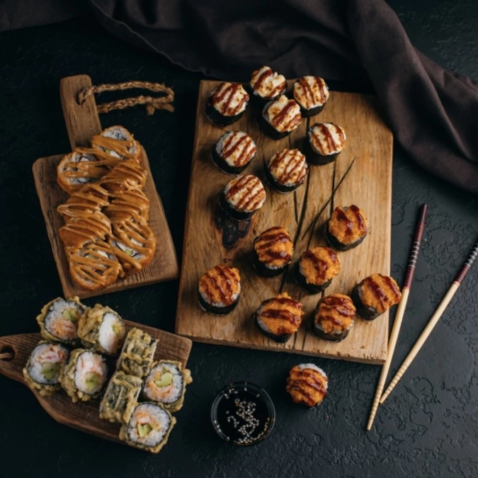 Акита (Кацу Эби, Кацу Кани, Ика Спайси, Ощи Чикен)