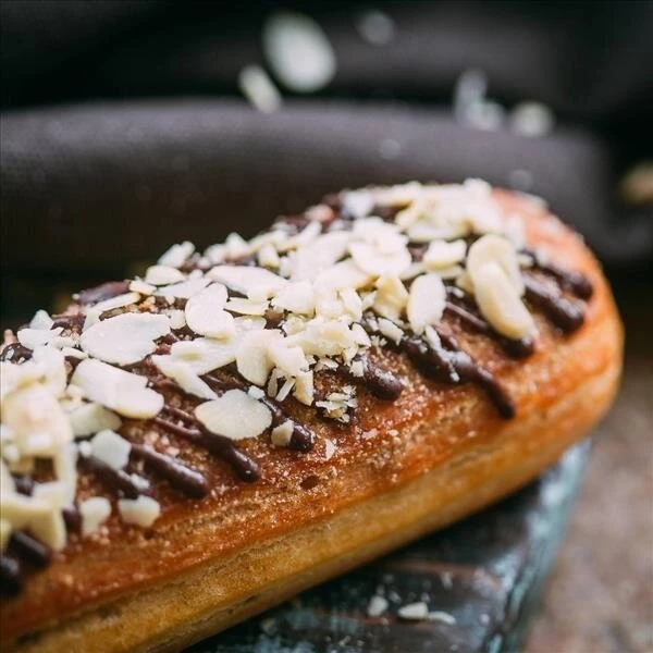 Эклер сникерс