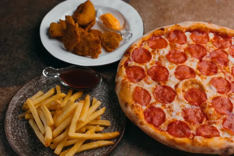 Комбо Кидс (Пепперони, фри, стрипсы)